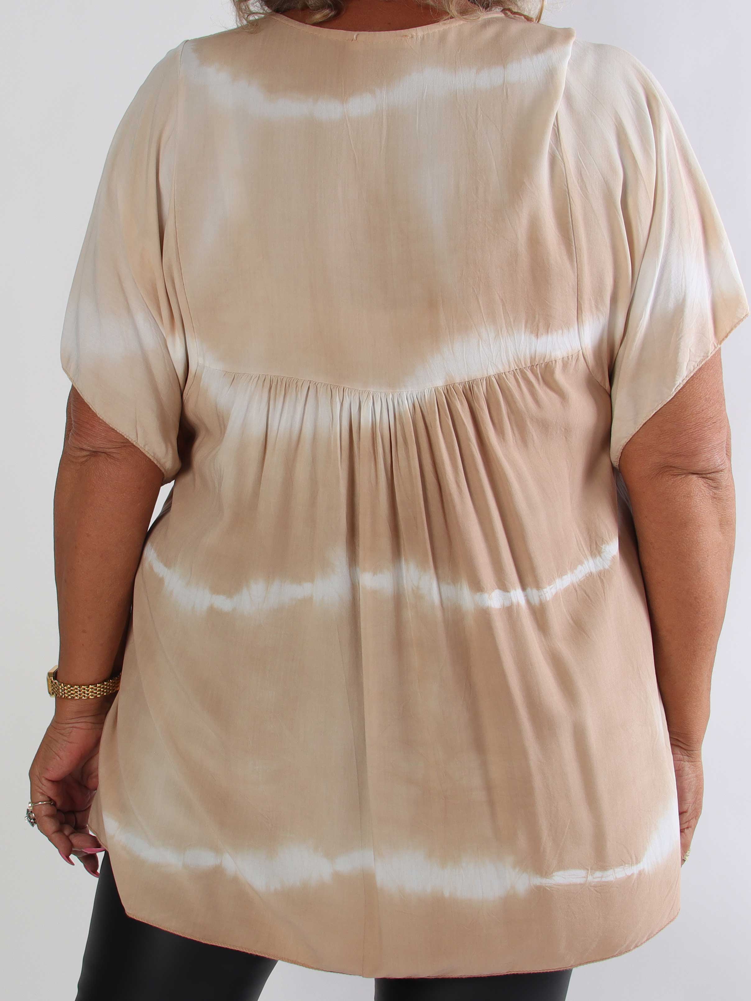 Safira Shirt - Blød plus size tunikabluse i bomuld med flot batikmønster